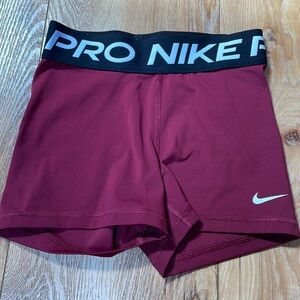 Woman’s Nike Pros